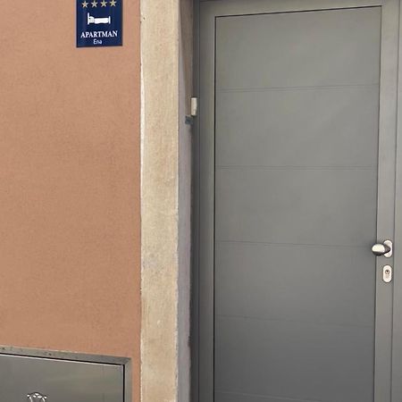 Apartment Ena Near Pula Amphitheater Bagian luar foto
