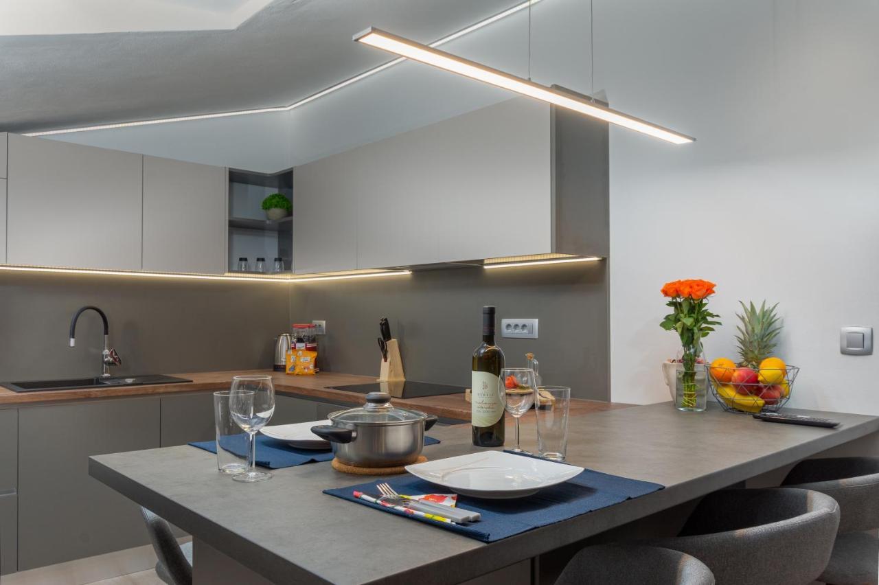 Apartment Ena Near Pula Amphitheater Bagian luar foto