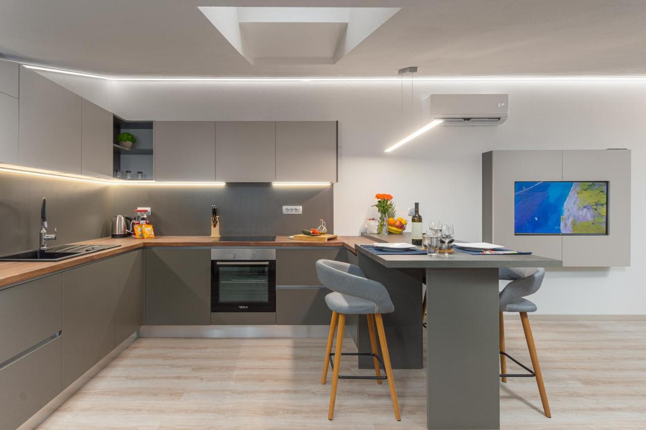 Apartment Ena Near Pula Amphitheater Bagian luar foto