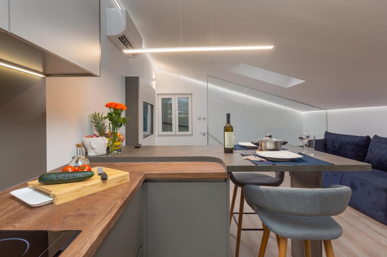 Apartment Ena Near Pula Amphitheater Bagian luar foto