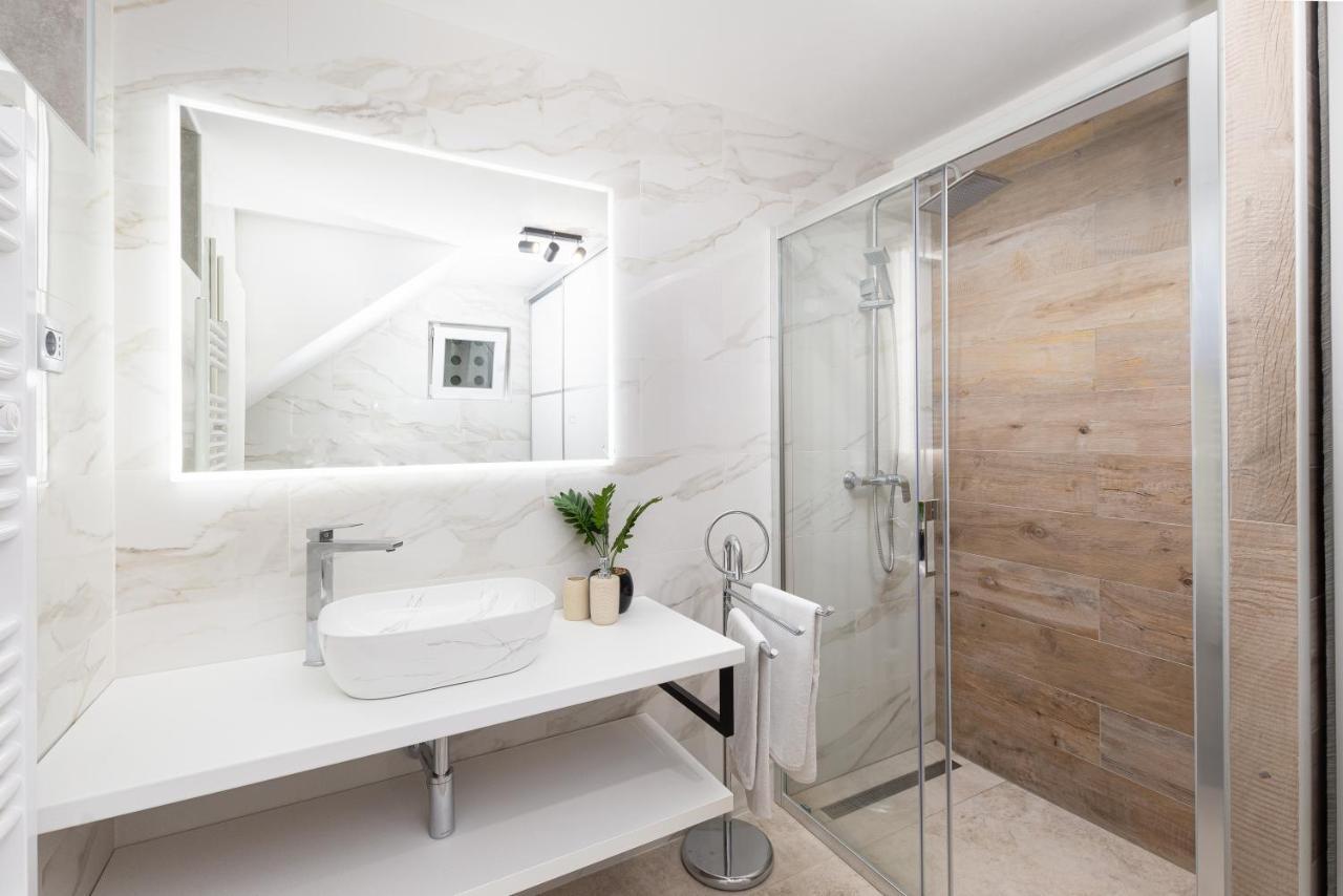 Apartment Ena Near Pula Amphitheater Bagian luar foto