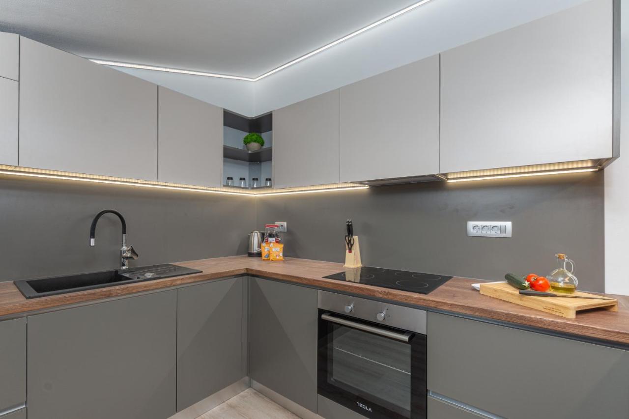 Apartment Ena Near Pula Amphitheater Bagian luar foto
