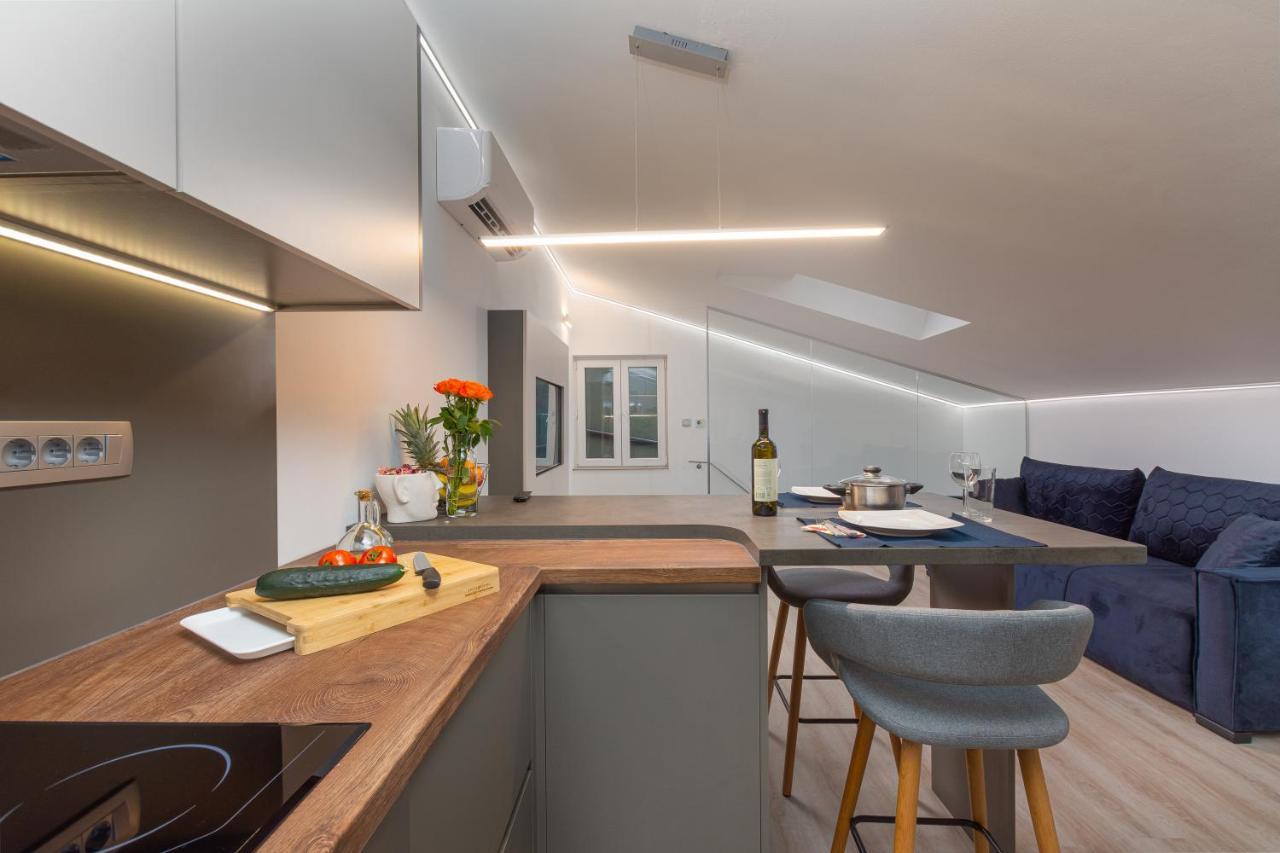 Apartment Ena Near Pula Amphitheater Bagian luar foto