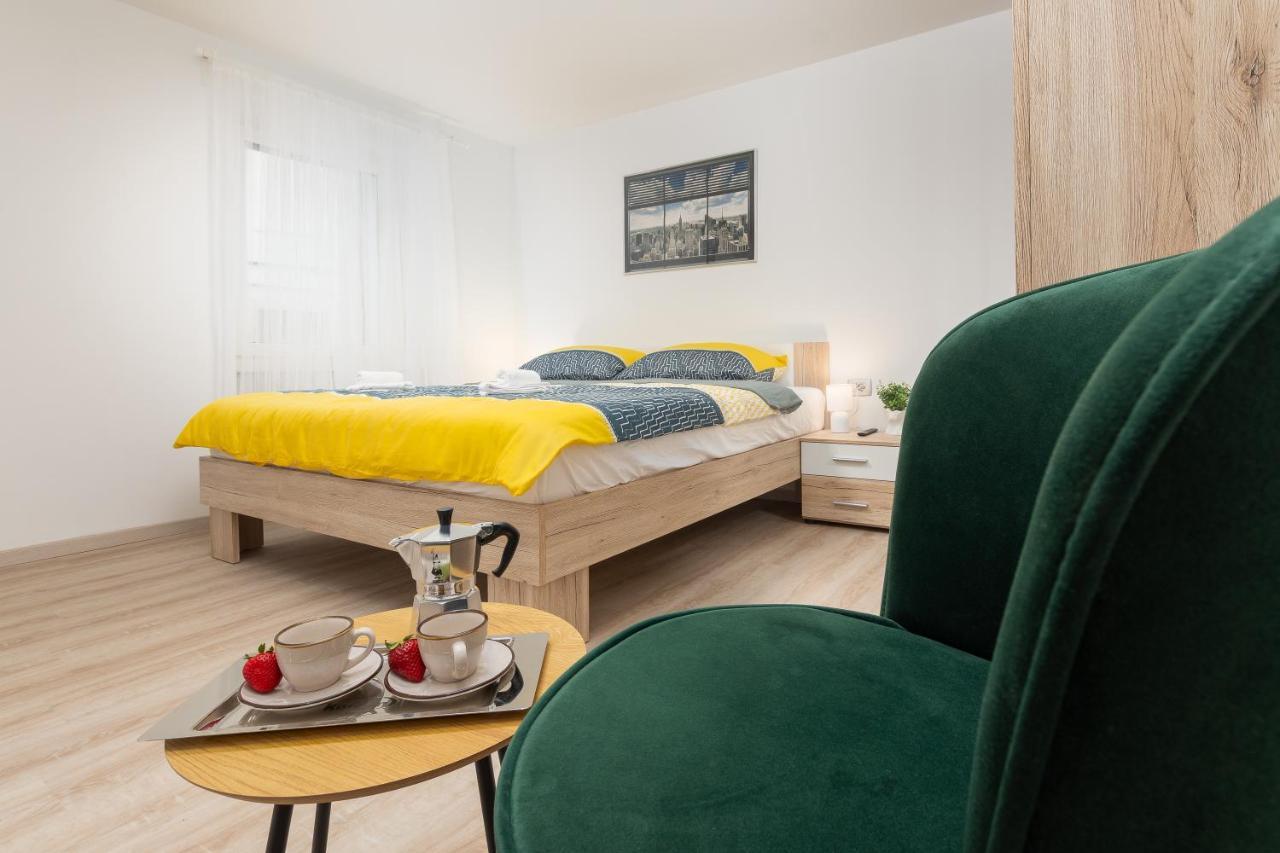 Apartment Ena Near Pula Amphitheater Bagian luar foto
