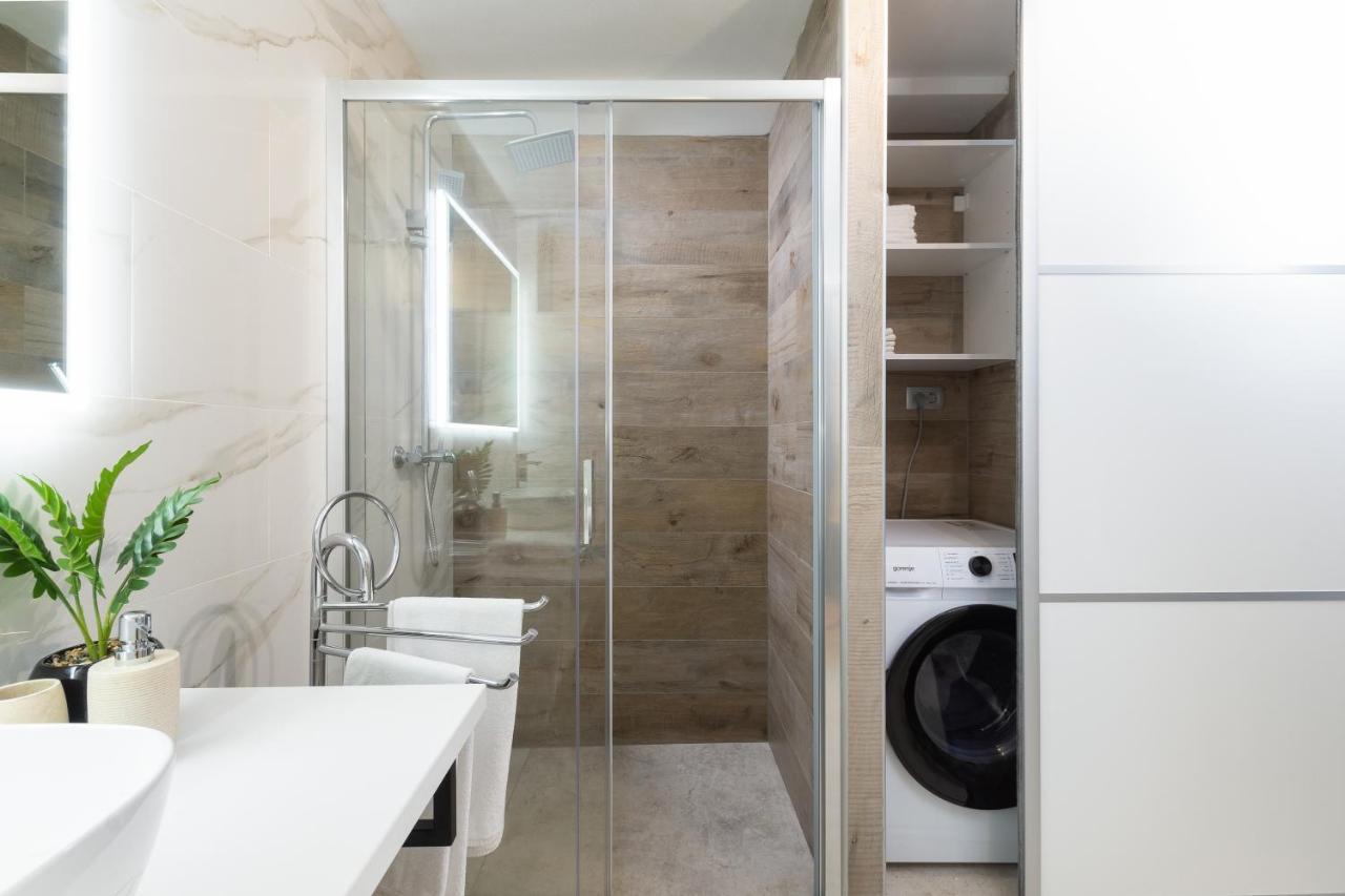 Apartment Ena Near Pula Amphitheater Bagian luar foto