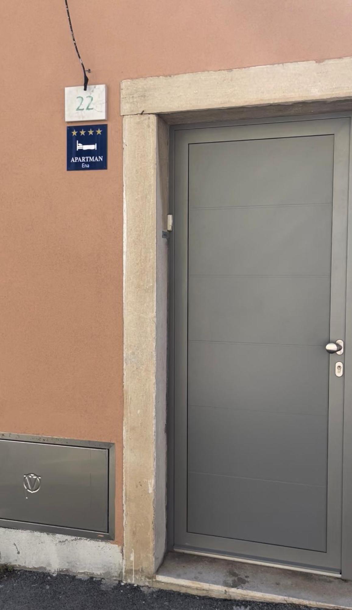 Apartment Ena Near Pula Amphitheater Bagian luar foto